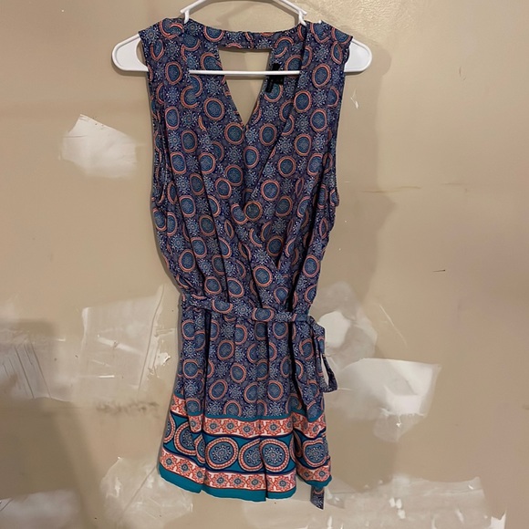 Romper - Picture 2 of 4